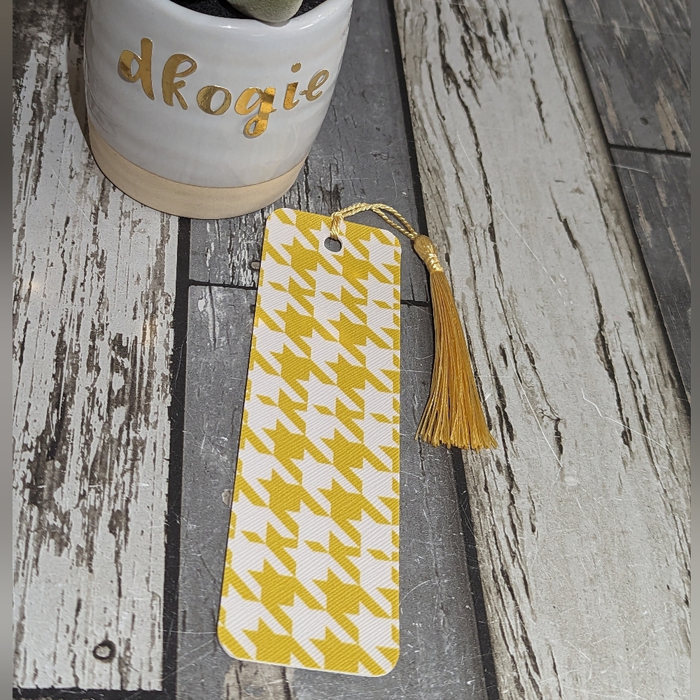 2 For $5 Item: Faux Leather Houndstooth Bookmark NEW!